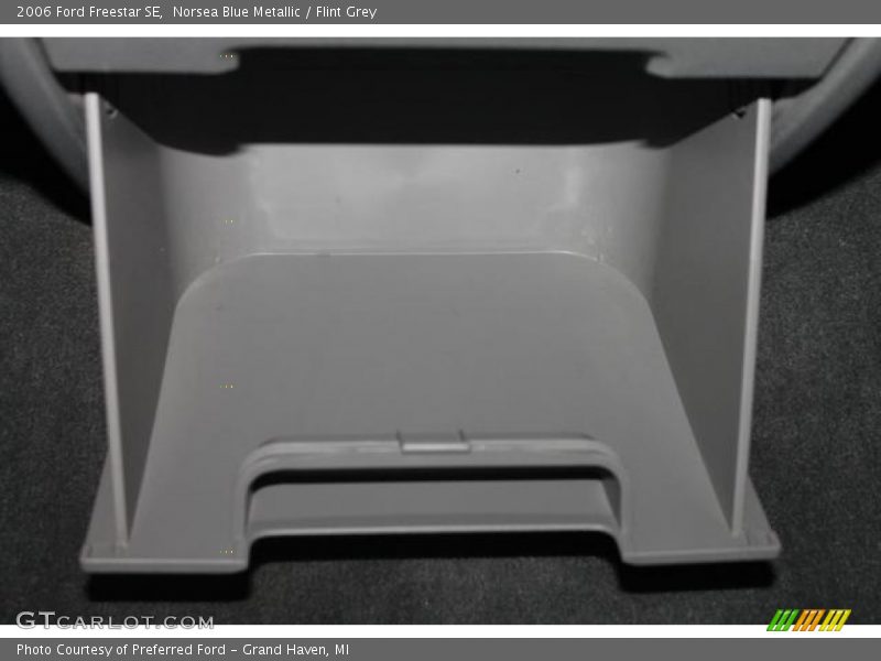 Norsea Blue Metallic / Flint Grey 2006 Ford Freestar SE