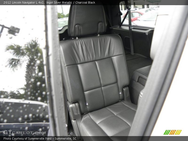 Ingot Silver Metallic / Charcoal Black 2012 Lincoln Navigator L 4x2