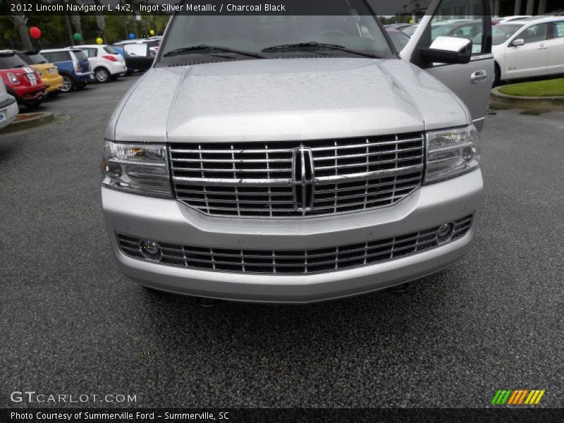 Ingot Silver Metallic / Charcoal Black 2012 Lincoln Navigator L 4x2