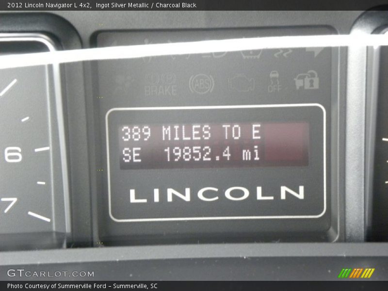 Ingot Silver Metallic / Charcoal Black 2012 Lincoln Navigator L 4x2