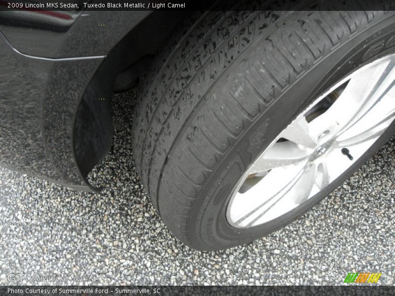 Tuxedo Black Metallic / Light Camel 2009 Lincoln MKS Sedan
