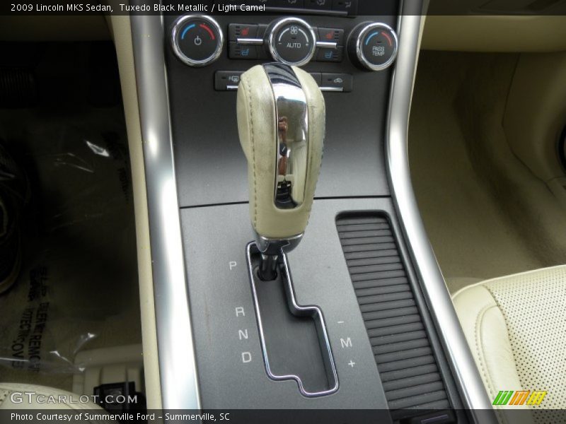 Tuxedo Black Metallic / Light Camel 2009 Lincoln MKS Sedan