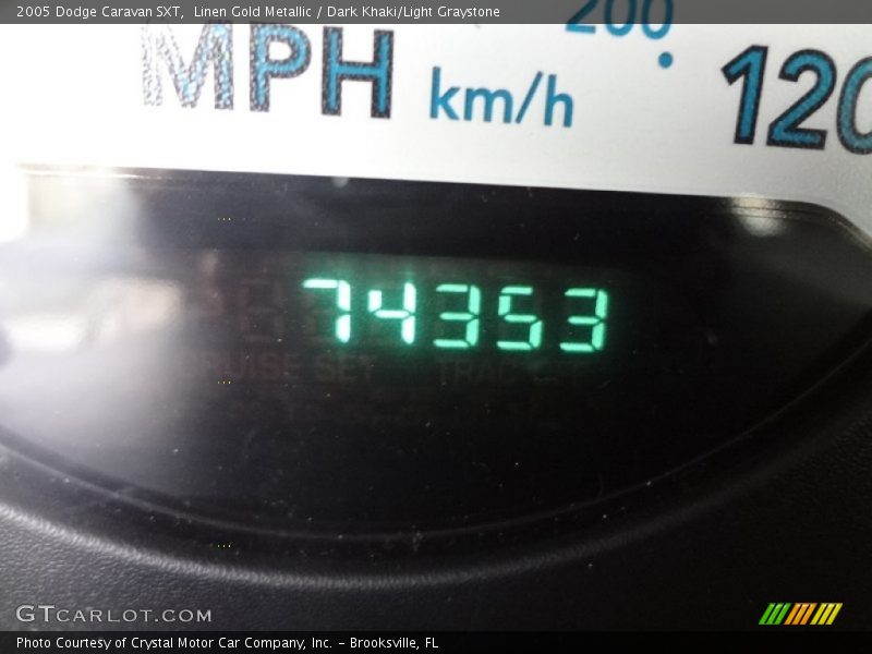 Linen Gold Metallic / Dark Khaki/Light Graystone 2005 Dodge Caravan SXT