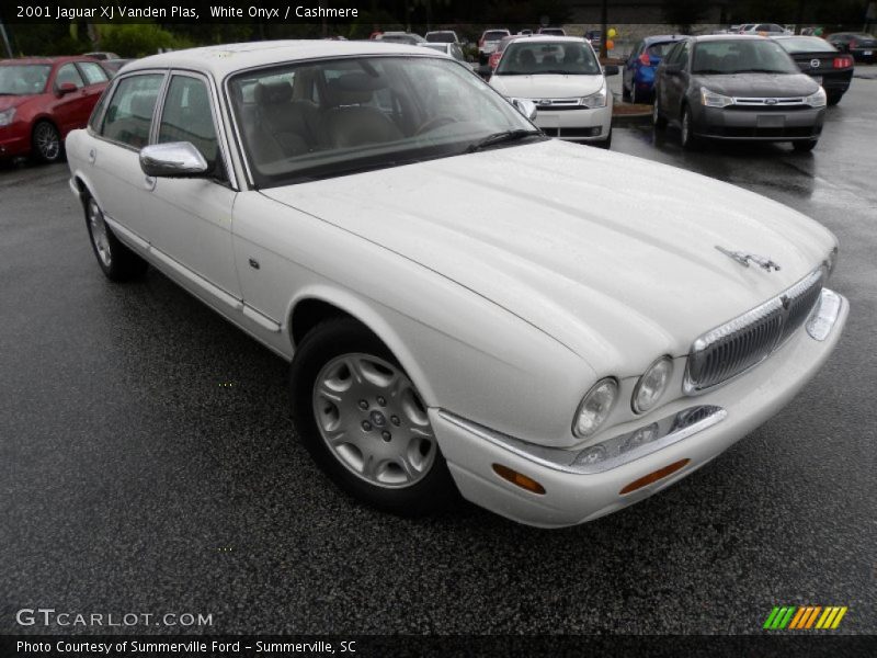 White Onyx / Cashmere 2001 Jaguar XJ Vanden Plas