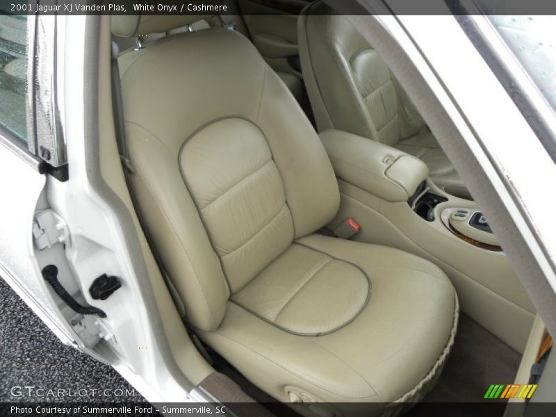 White Onyx / Cashmere 2001 Jaguar XJ Vanden Plas