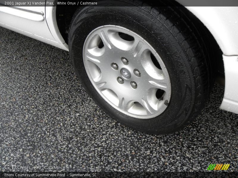 White Onyx / Cashmere 2001 Jaguar XJ Vanden Plas