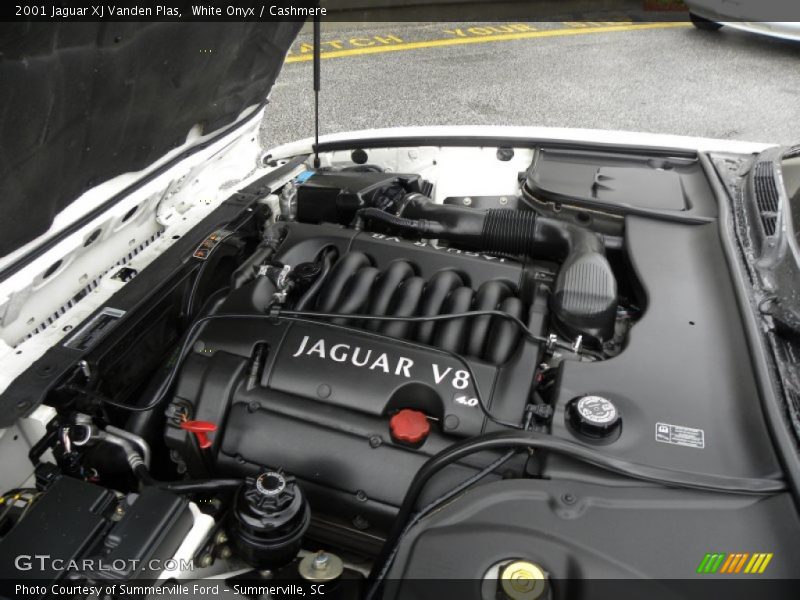 White Onyx / Cashmere 2001 Jaguar XJ Vanden Plas