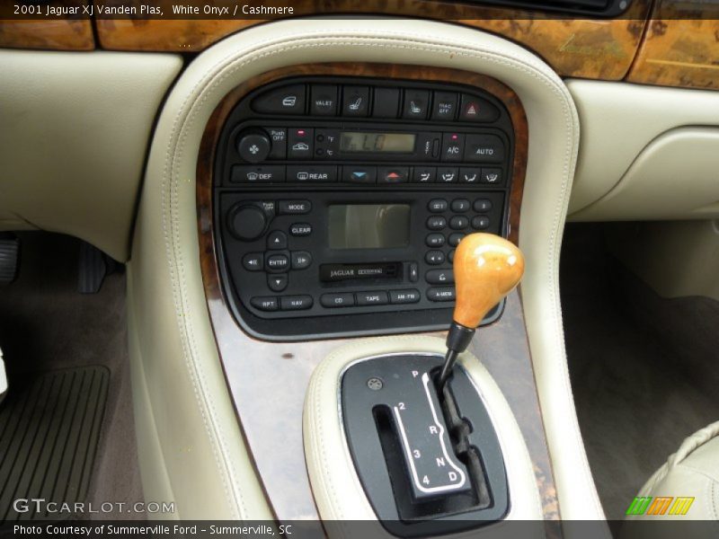 White Onyx / Cashmere 2001 Jaguar XJ Vanden Plas