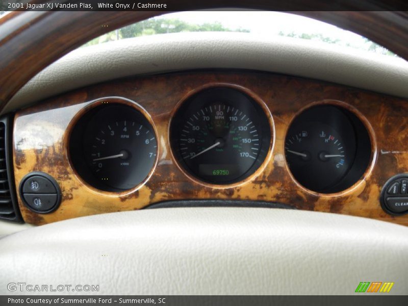 White Onyx / Cashmere 2001 Jaguar XJ Vanden Plas