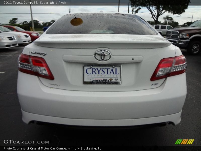 Super White / Ash 2011 Toyota Camry SE