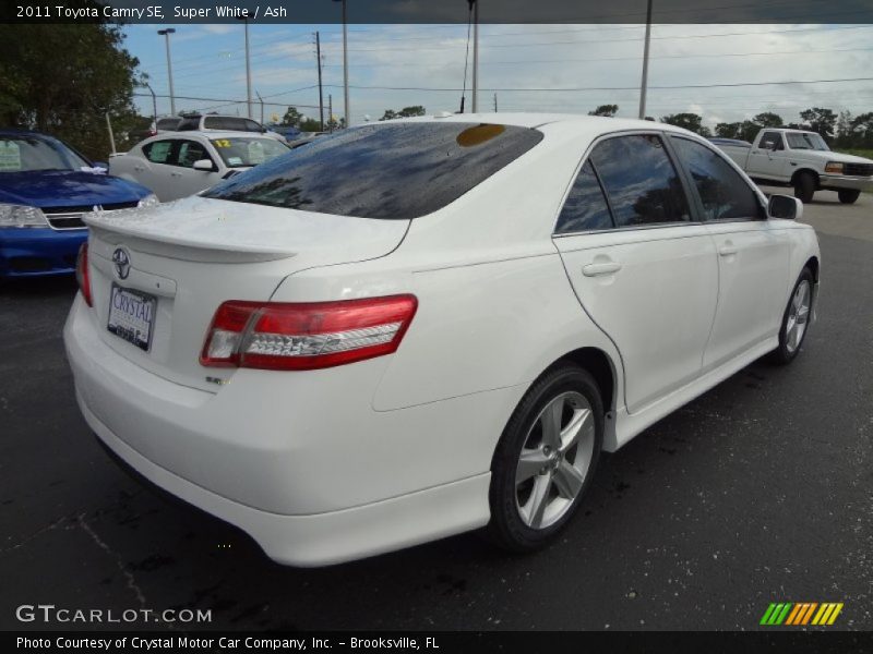 Super White / Ash 2011 Toyota Camry SE