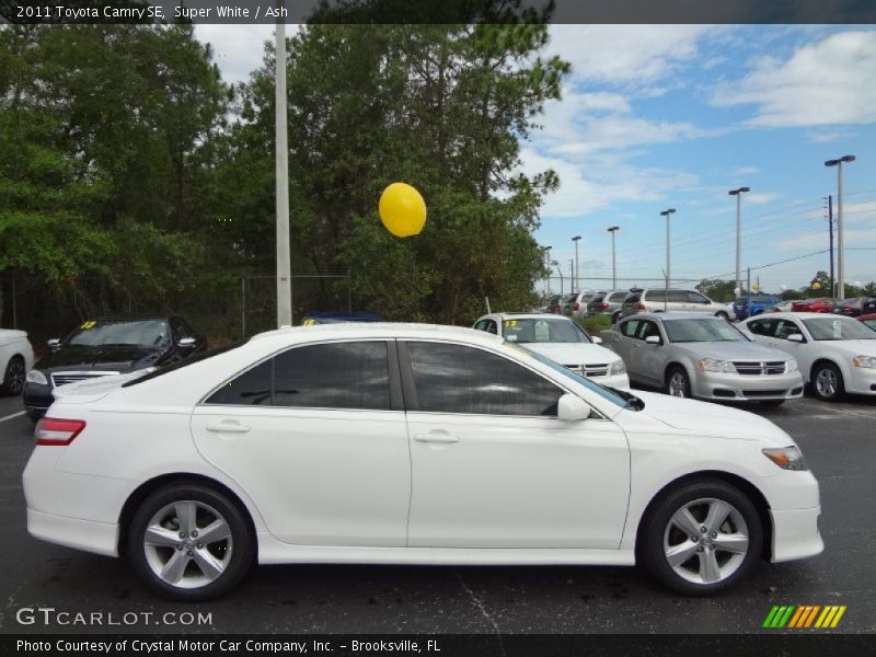 Super White / Ash 2011 Toyota Camry SE