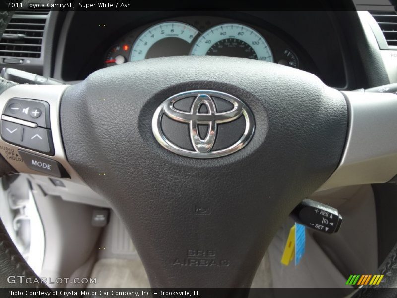 Super White / Ash 2011 Toyota Camry SE