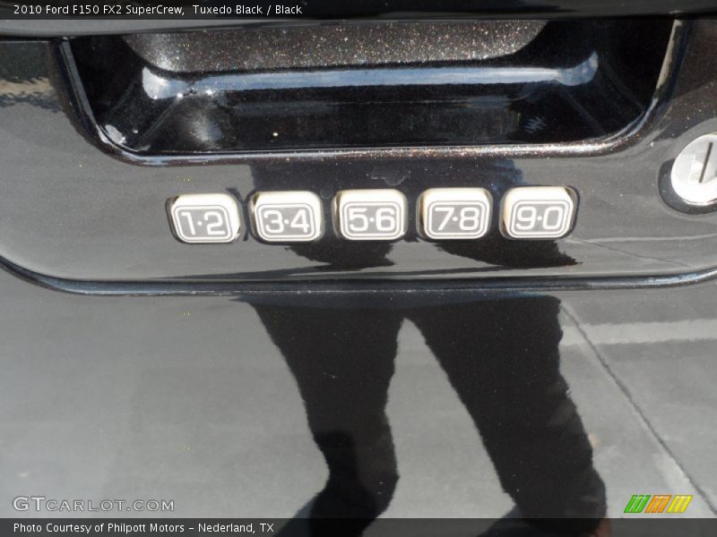 Tuxedo Black / Black 2010 Ford F150 FX2 SuperCrew
