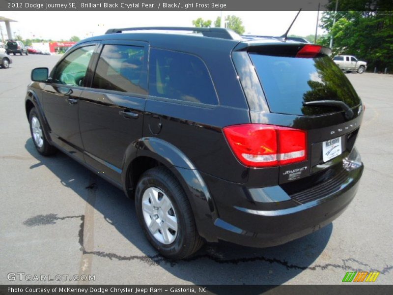 Brilliant Black Crystal Pearl / Black/Light Frost Beige 2012 Dodge Journey SE