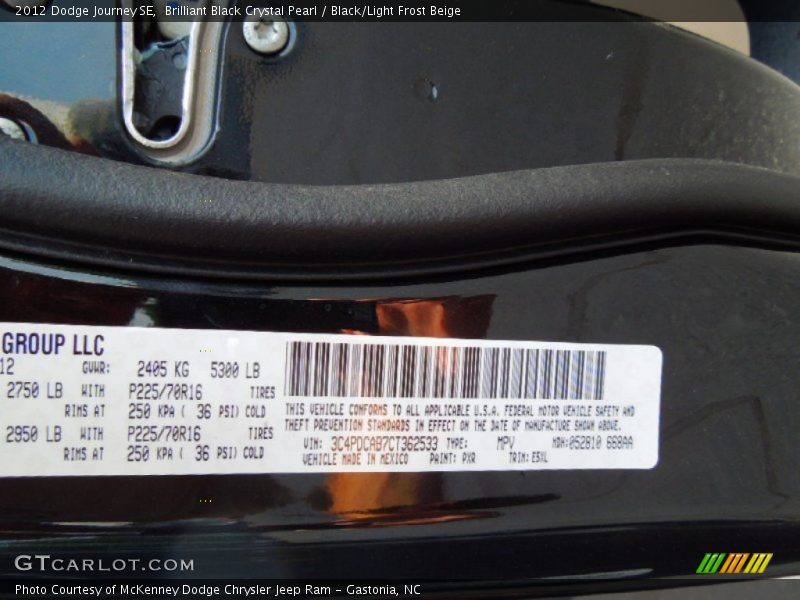 Brilliant Black Crystal Pearl / Black/Light Frost Beige 2012 Dodge Journey SE