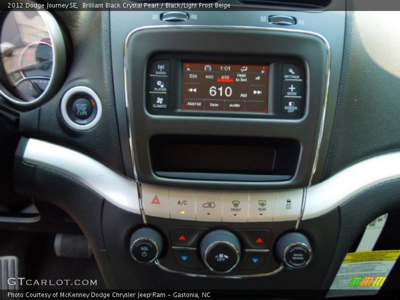Brilliant Black Crystal Pearl / Black/Light Frost Beige 2012 Dodge Journey SE