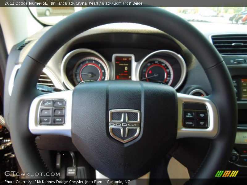Brilliant Black Crystal Pearl / Black/Light Frost Beige 2012 Dodge Journey SE