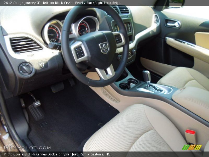Brilliant Black Crystal Pearl / Black/Light Frost Beige 2012 Dodge Journey SE