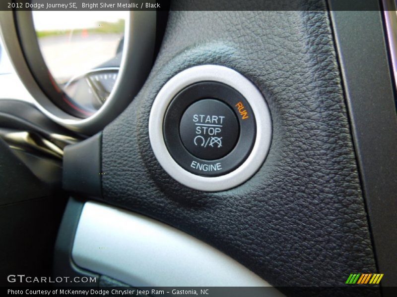 Bright Silver Metallic / Black 2012 Dodge Journey SE