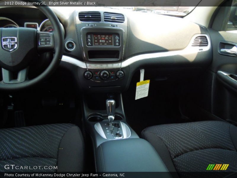 Bright Silver Metallic / Black 2012 Dodge Journey SE