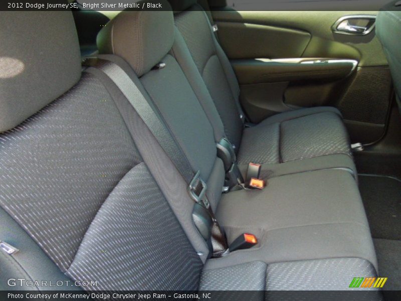 Bright Silver Metallic / Black 2012 Dodge Journey SE