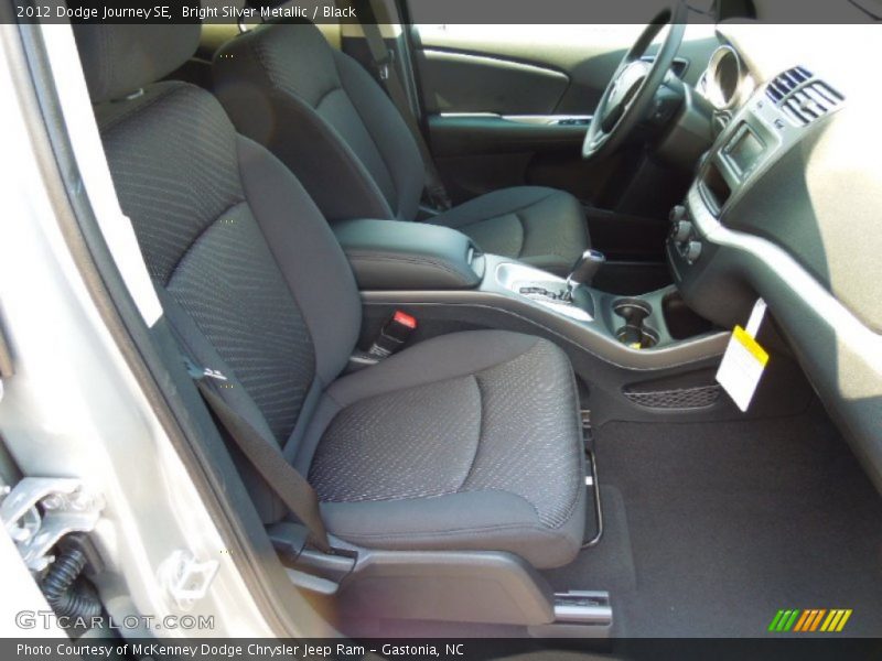 Bright Silver Metallic / Black 2012 Dodge Journey SE