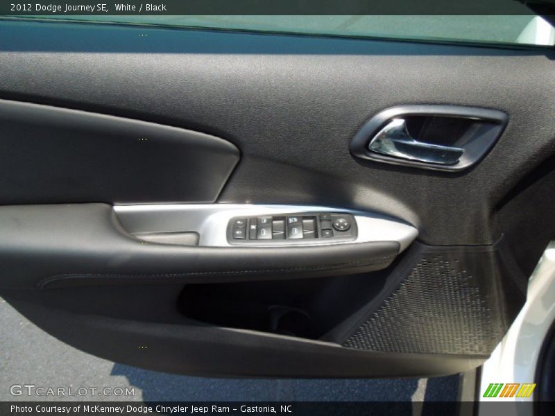 White / Black 2012 Dodge Journey SE