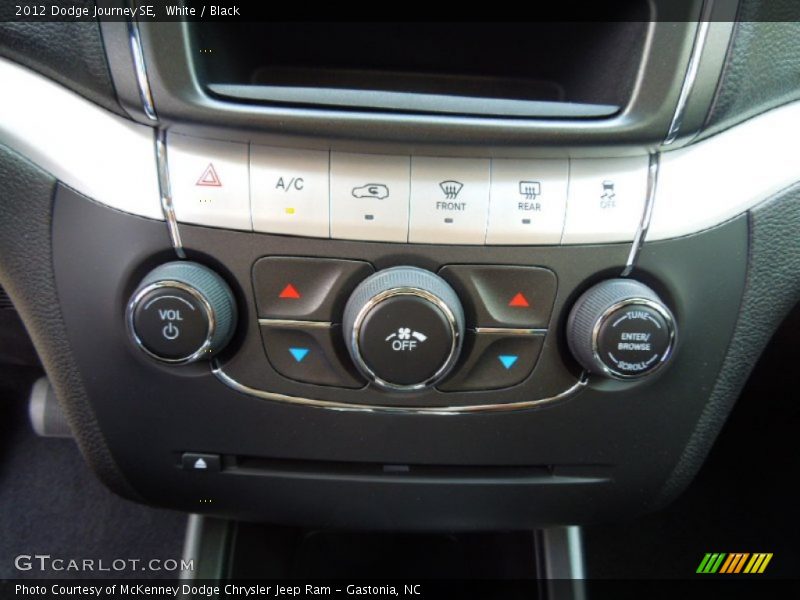 White / Black 2012 Dodge Journey SE