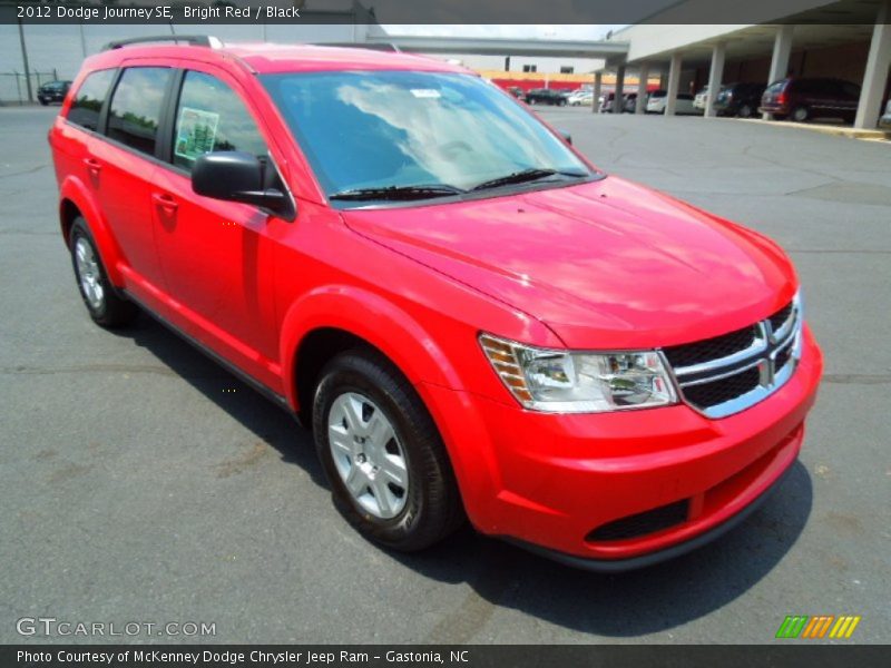 Front 3/4 View of 2012 Journey SE
