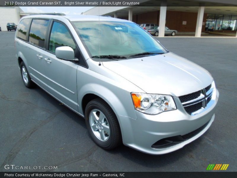 Front 3/4 View of 2012 Grand Caravan SXT