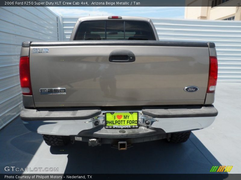 Arizona Beige Metallic / Tan 2006 Ford F250 Super Duty XLT Crew Cab 4x4