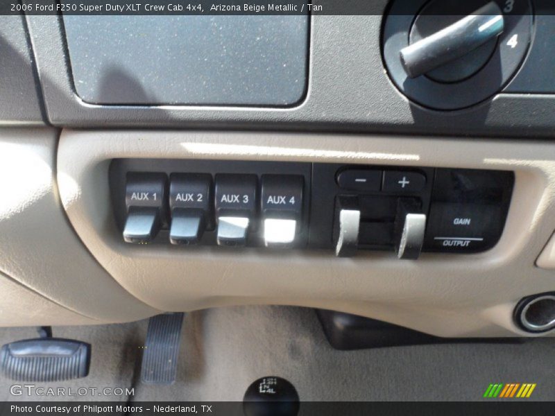 Arizona Beige Metallic / Tan 2006 Ford F250 Super Duty XLT Crew Cab 4x4