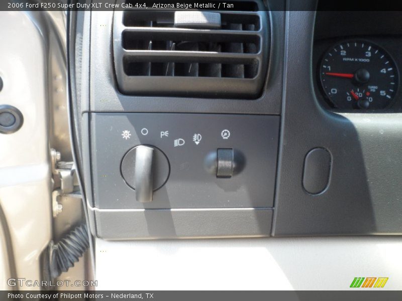 Arizona Beige Metallic / Tan 2006 Ford F250 Super Duty XLT Crew Cab 4x4