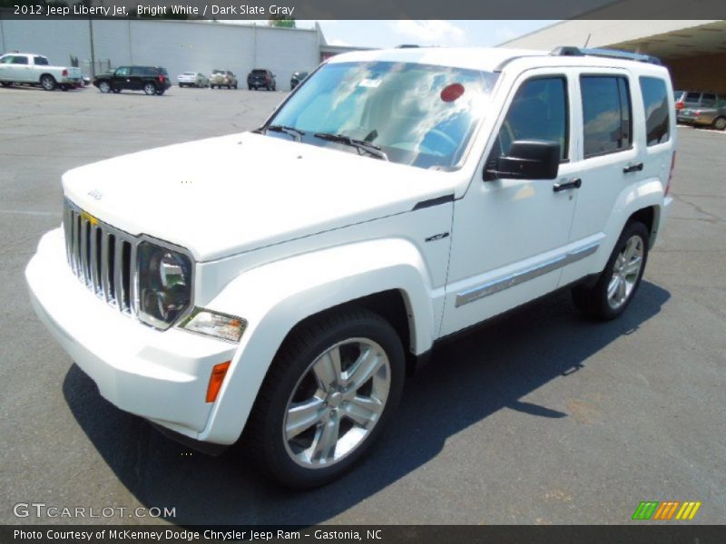 Bright White / Dark Slate Gray 2012 Jeep Liberty Jet
