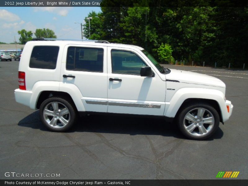 Bright White / Dark Slate Gray 2012 Jeep Liberty Jet