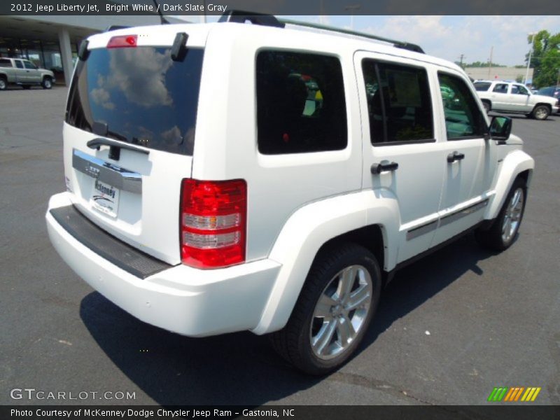 Bright White / Dark Slate Gray 2012 Jeep Liberty Jet