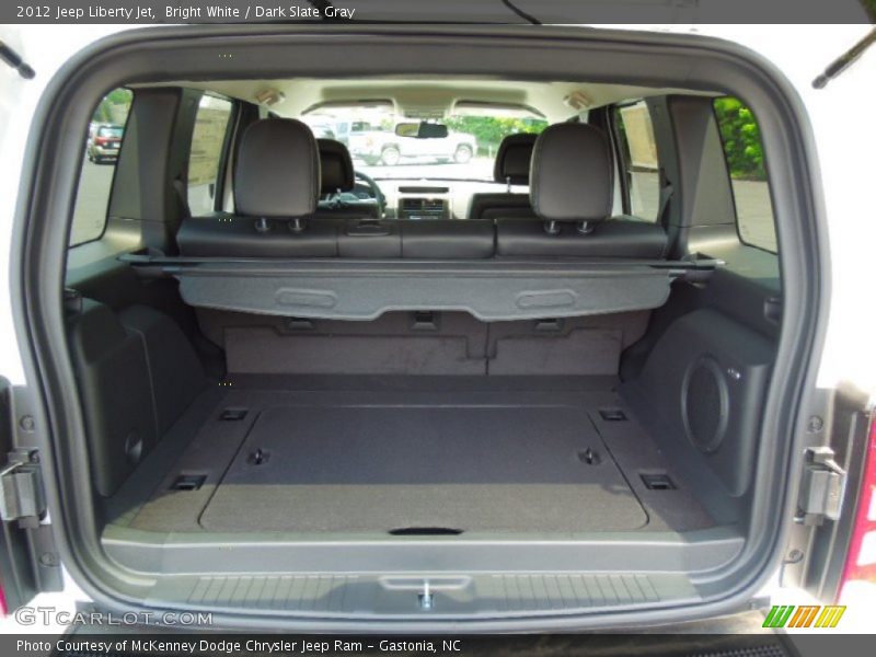 Bright White / Dark Slate Gray 2012 Jeep Liberty Jet