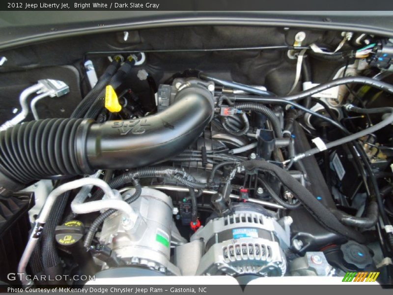 Bright White / Dark Slate Gray 2012 Jeep Liberty Jet