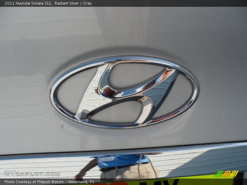 Radiant Silver / Gray 2011 Hyundai Sonata GLS