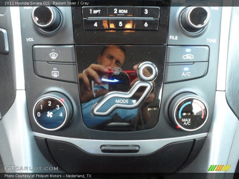 Radiant Silver / Gray 2011 Hyundai Sonata GLS
