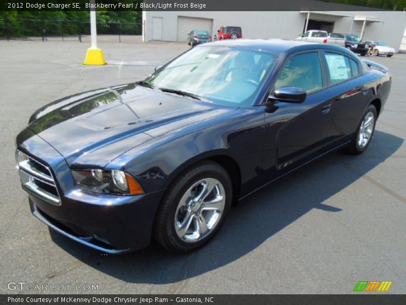 Front 3/4 View of 2012 Charger SE