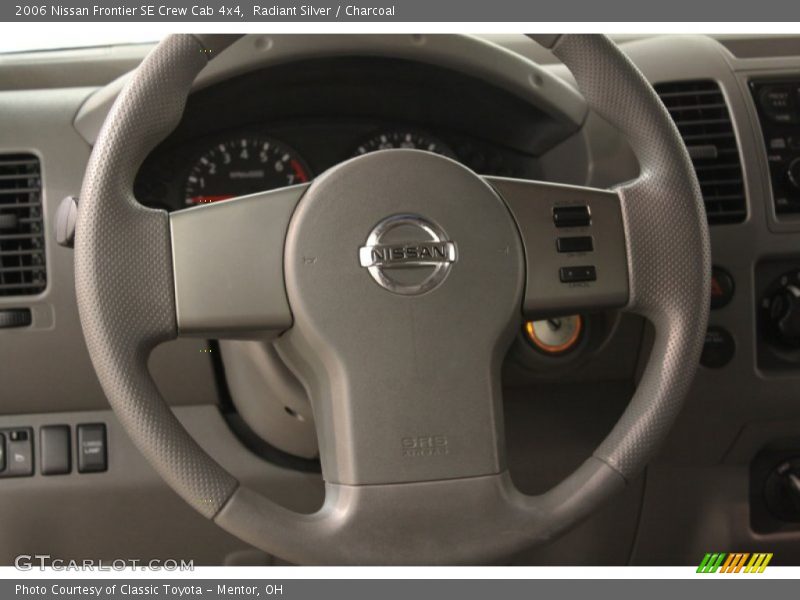 Radiant Silver / Charcoal 2006 Nissan Frontier SE Crew Cab 4x4
