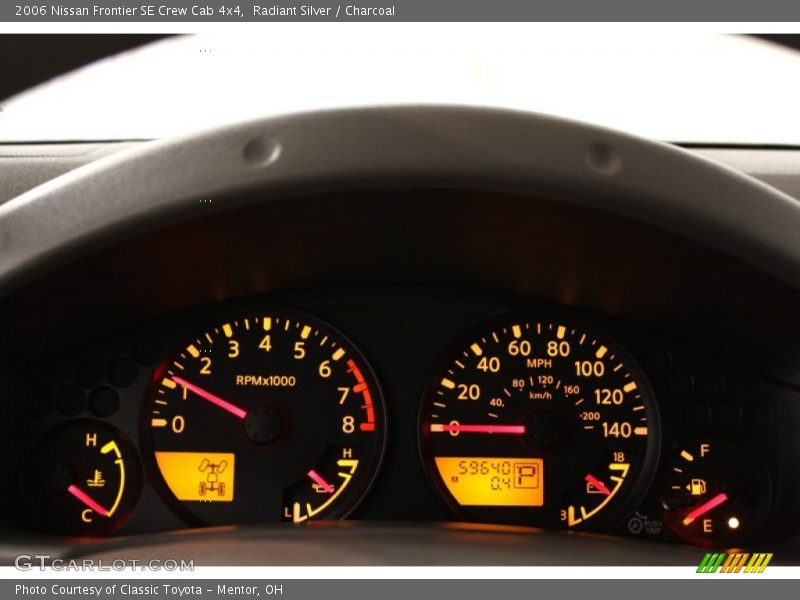 Radiant Silver / Charcoal 2006 Nissan Frontier SE Crew Cab 4x4