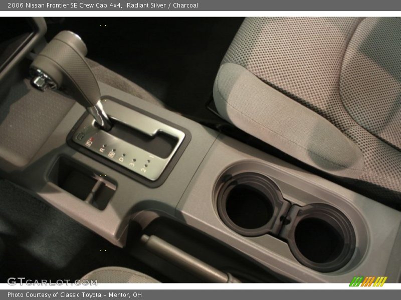 Radiant Silver / Charcoal 2006 Nissan Frontier SE Crew Cab 4x4