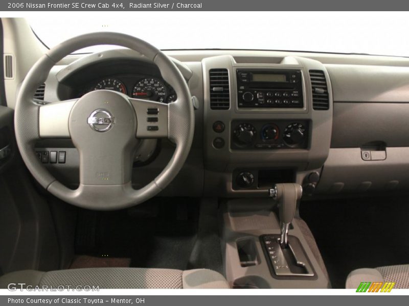 Radiant Silver / Charcoal 2006 Nissan Frontier SE Crew Cab 4x4