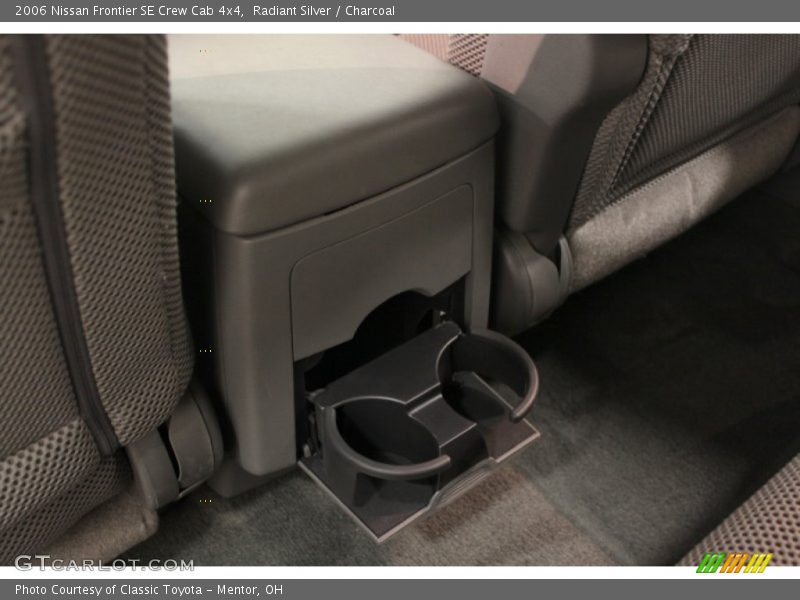 Radiant Silver / Charcoal 2006 Nissan Frontier SE Crew Cab 4x4