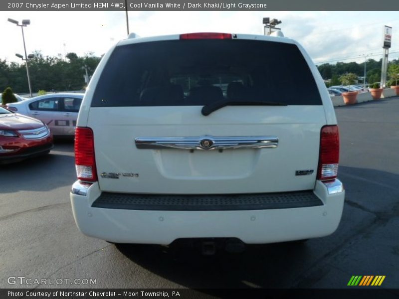 Cool Vanilla White / Dark Khaki/Light Graystone 2007 Chrysler Aspen Limited HEMI 4WD