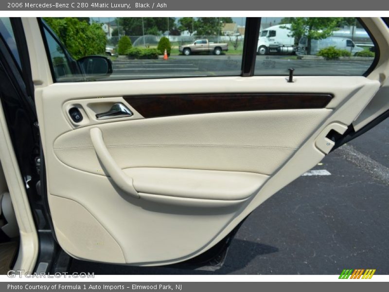 Black / Ash 2006 Mercedes-Benz C 280 4Matic Luxury