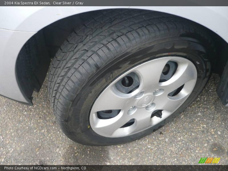 Clear Silver / Gray 2004 Kia Spectra EX Sedan